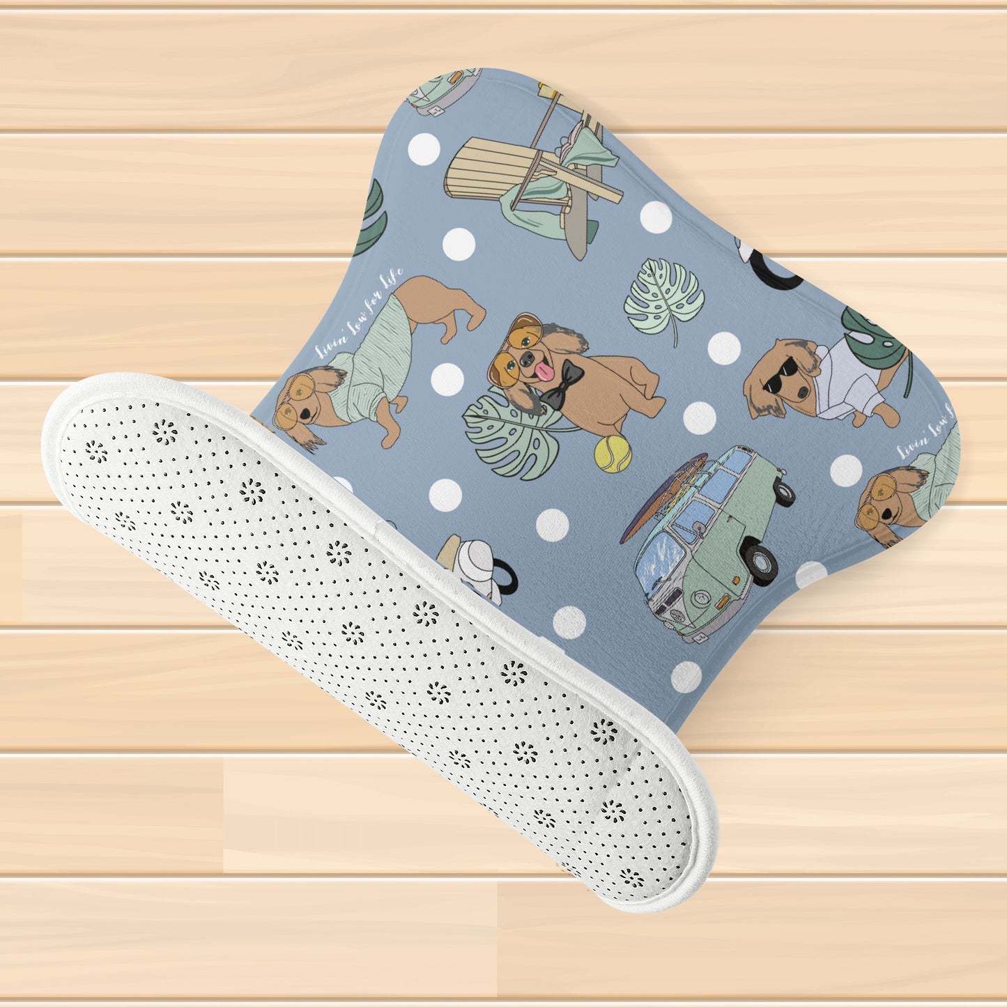 Pet feeding bone shaped mat in blue